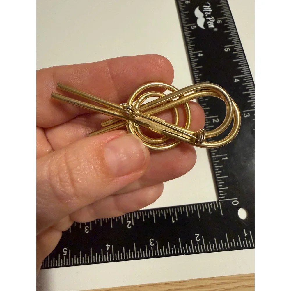 Vintage Sarah Coventry Gold Tone Abstract Geometric Loop Brooch Pin Signed‎